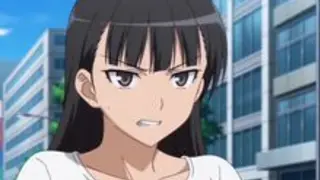 【Seedance2.0】Sato Taro cerca di sbirciare il petto della signorina Sakamoto e viene picchiato all'istante